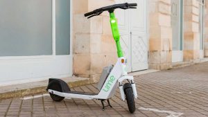 Lime e-scooters roll back into Phoenix after 2-plus years away