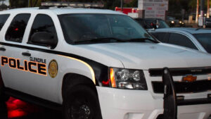 Police search for suspects after 2 teen girls injured in Glendale shooting
