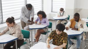 Arizona dual enrollment students more likely to go to college, policy brief finds