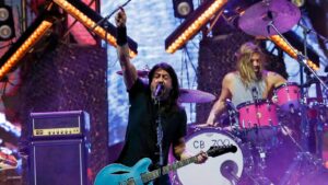 Foo Fighters set Phoenix show as Dave Grohl's band returns to road following drummer's death