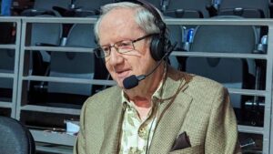 Al McCoy calls his final game for the Phoenix Suns