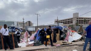 1 block down: Phoenix starts cleanup of Zone homeless encampment