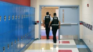Phoenix Union SRO plan keeps cops at bay to turn kids into 'Che'