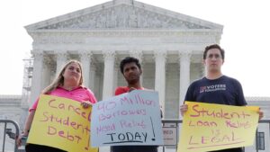 Supreme Court strikes down President Biden's student loan debt relief plan