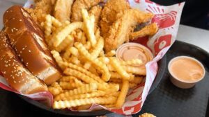 Raising Cane's spreading throughout East Valley with new Mesa location