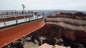 1 person killed when Grand Canyon West tour bus rolls over