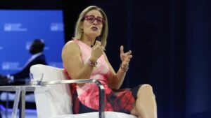 Sen. Kyrsten Sinema: Biden administration 'short-changing' Arizona border communities