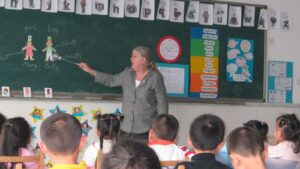 Nearly a third of Arizona teacher slots vacant for current school year