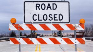 Eastbound Interstate 10 reopens in far West Valley after several big rigs crash