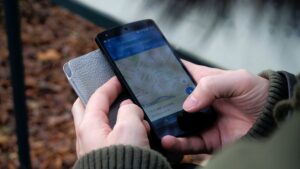 Knowing the difference between Google Maps and Waze could get you to your destination faster