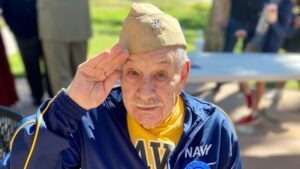 Korean War veteran reminds people to wave the flag this Veterans Day