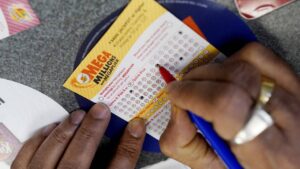 Mega Millions ticket worth $30,000 sold at Scottsdale corner market
