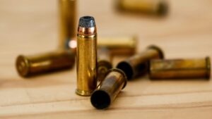 Man dead, woman injured in shooting near Phoenix freeway