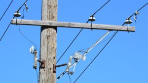 Fatal shooting knocks out power after vehicle crashes into pole in Phoenix