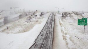 Winter weather creates hazardous driving conditions in northern Arizona