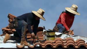 Phoenix City Council passes ordinance to add safety measures for outdoor employees working in heat