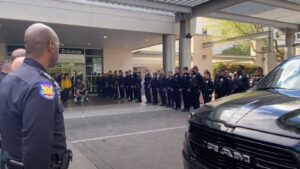 Off-duty police officer leaves hospital after being shot by unknown suspect in Phoenix