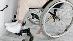 Valley nail salon accused of discrimination by customer in wheelchair who wanted pedicure