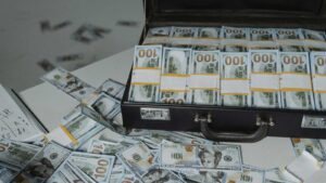 2 Valley lottery players score 6-digit wins, including jackpot of nearly $700K