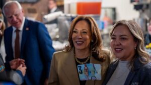 Phoenix restaurant received a surprise visit by Kamala Harris during her visit to Arizona