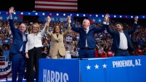 Arizona Democrats Mark Kelly, Gabrielle Giffords, Ruben Gallego to speak as convention wraps