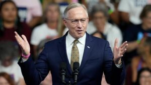 Mesa Mayor John Giles, a Republican, to speak on Day 2 of Democratic National Convention