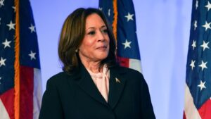 Kamala Harris, like Donald Trump, to be in metro Phoenix on Halloween