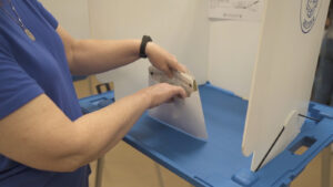 Here's what Arizona voters need to know about registration deadline, start of early voting