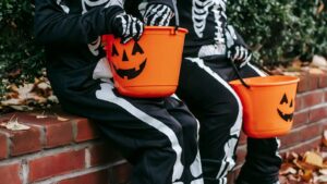 Here are tips from Phoenix Police on keeping Halloween night trick-or-treaters safe