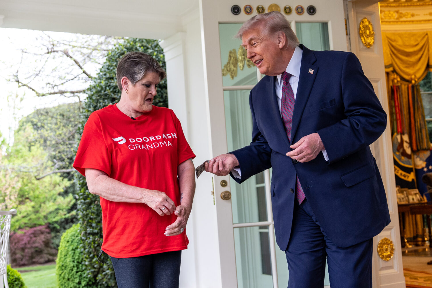 Sharon Simmons with DoorDash, gets a $100 tip after delivering McDonald's to President Donald Trump...
